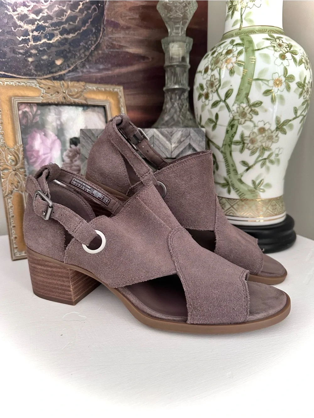 Koolaburra by UGG Kaiah Taupe Suede Block Heel Kaiah Shootie Sandals Sz 8